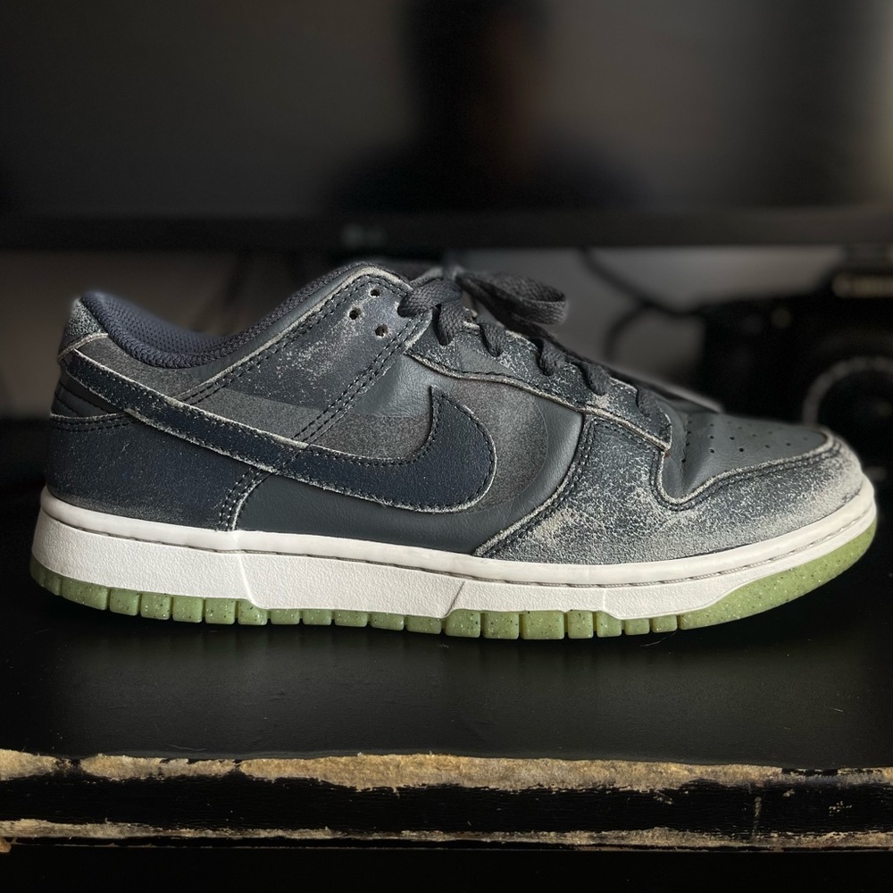 Nike Dunk SE Low Halloween - Cauldron SIZE 9